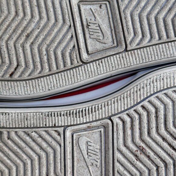 Nike High Top Canvas Unisex Basketball Cross Training Red Shoes Size M 7.5 W 9.5 - Picture 8 of 10